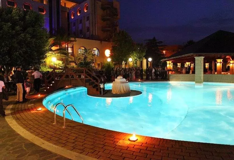 Hotelli Miceneo Palace