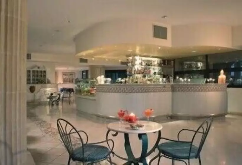 Hotelli Miceneo Palace