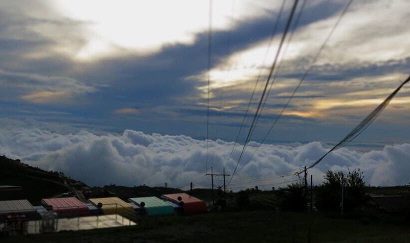 호텔 Rai Galumwan Resort