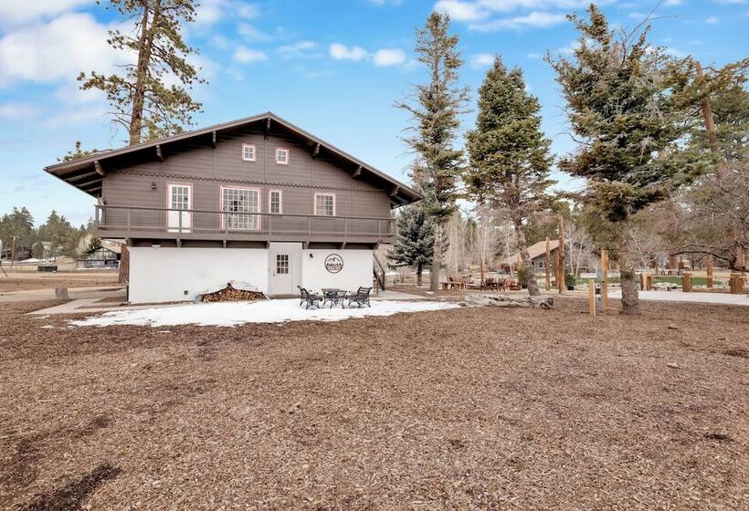 호텔 The Bell Tower #1996