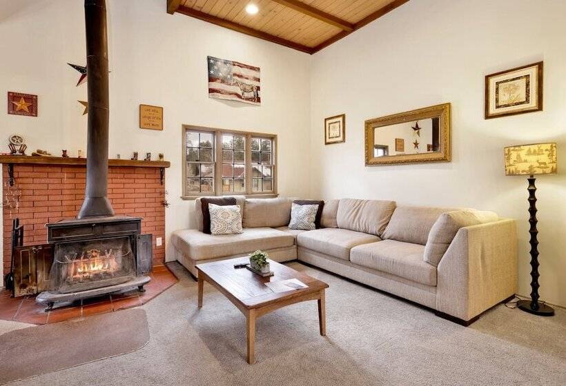 호텔 The Bell Tower #1996