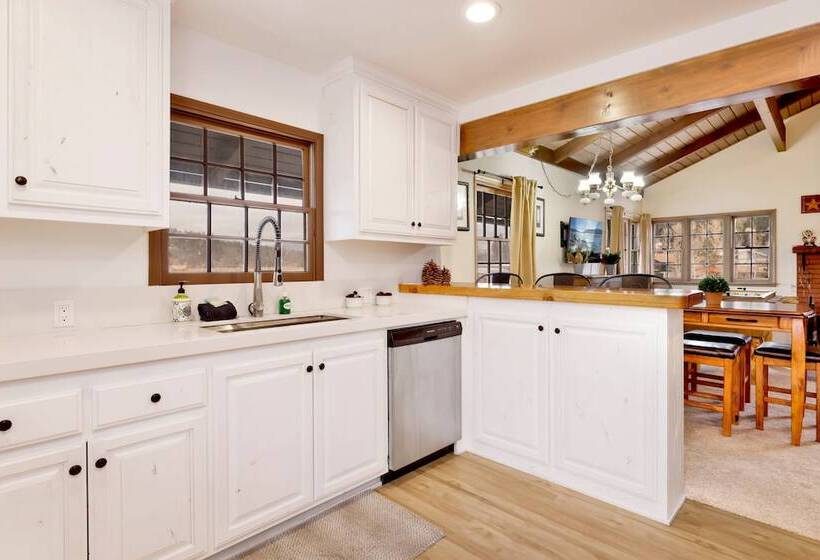 호텔 The Bell Tower #1996