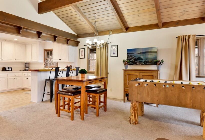 호텔 The Bell Tower #1996