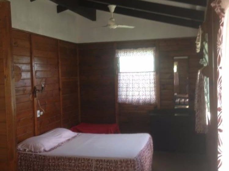 هتل Vaiala Beach Cottages