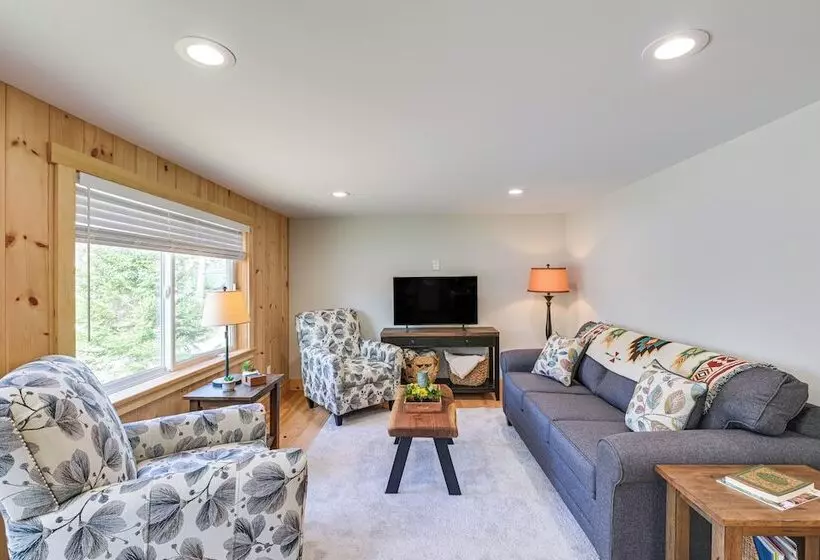 Idyllic Eastbrook Cabin: Lake Access, Near Acadia!