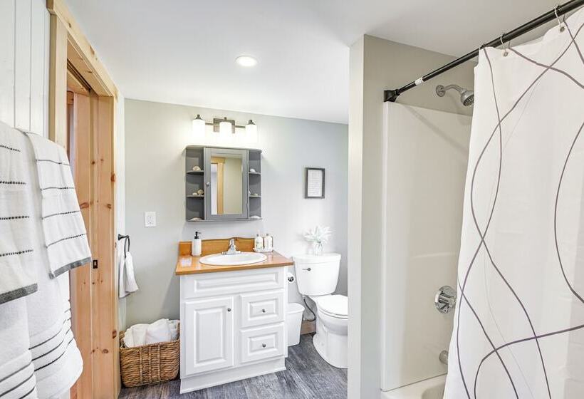 Idyllic Eastbrook Cabin: Lake Access, Near Acadia!