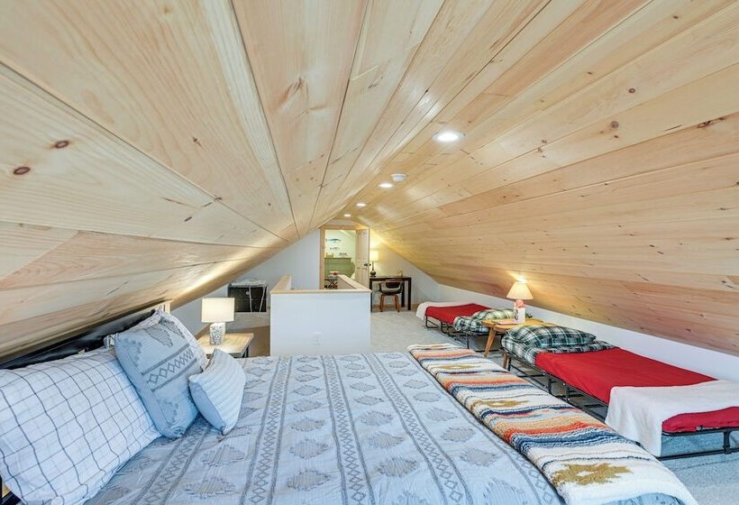 Idyllic Eastbrook Cabin: Lake Access, Near Acadia!