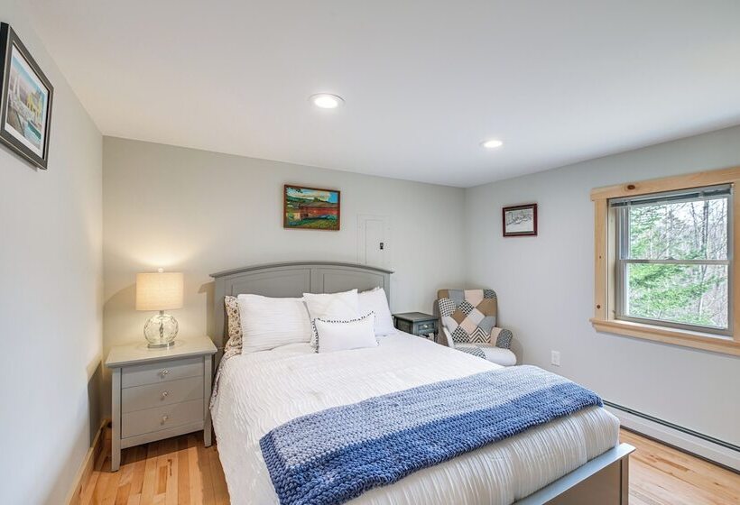 Idyllic Eastbrook Cabin: Lake Access, Near Acadia!