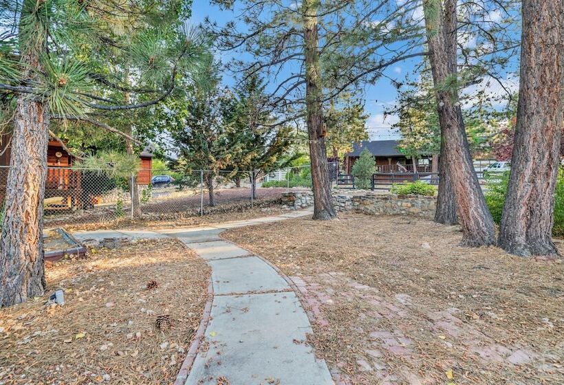 Maple Leaf Retreat #2330