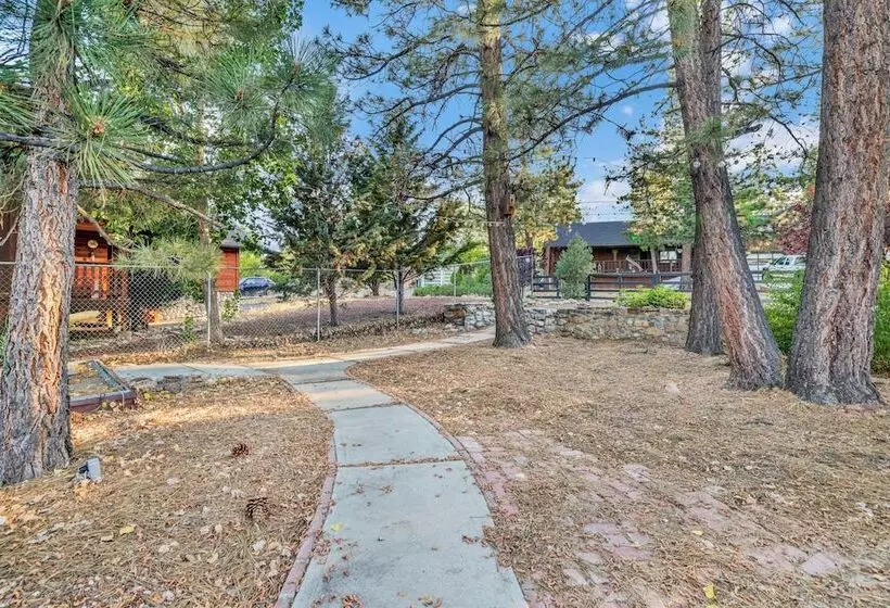 Maple Leaf Retreat #2330