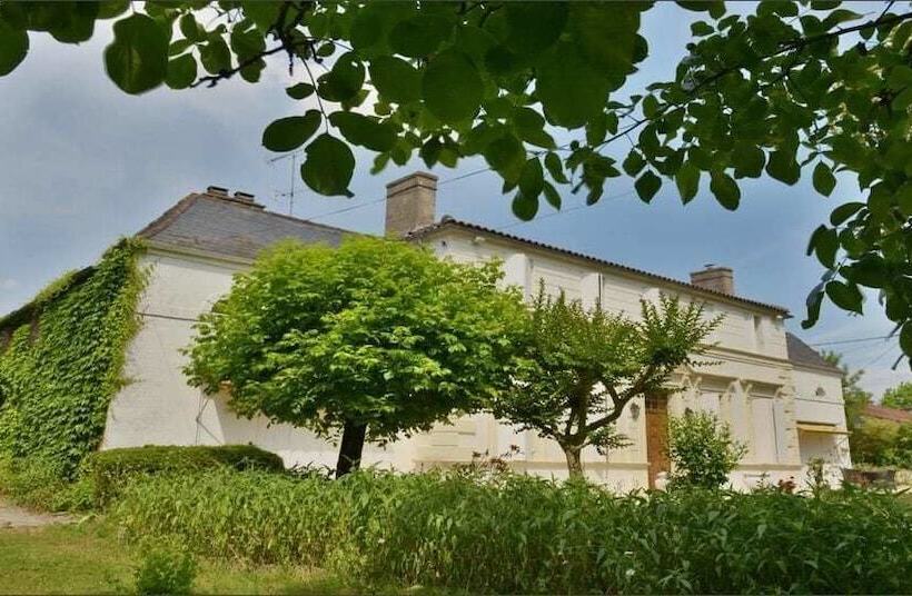 Пансион Gîte Domaine Les Massiots