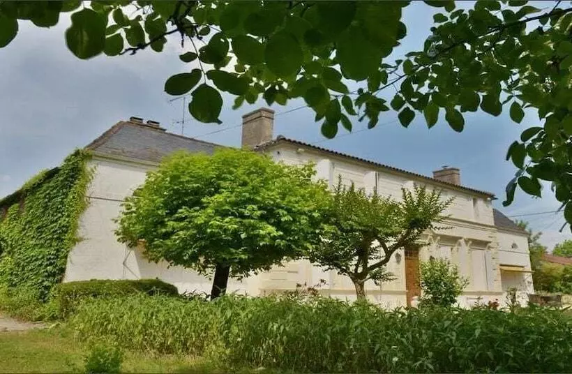 ペンション Gîte Domaine Les Massiots