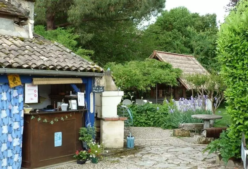 ペンション Gîte Domaine Les Massiots