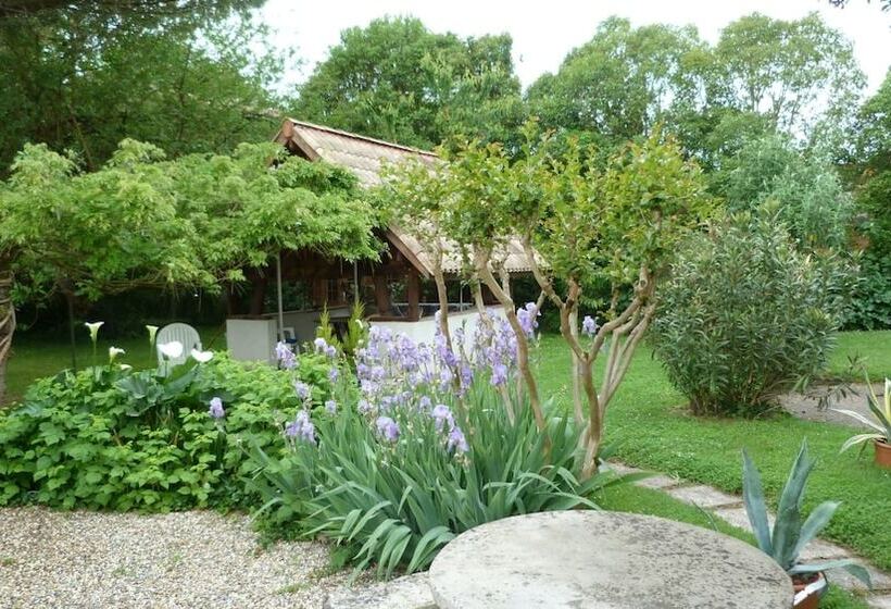 Пансион Gîte Domaine Les Massiots