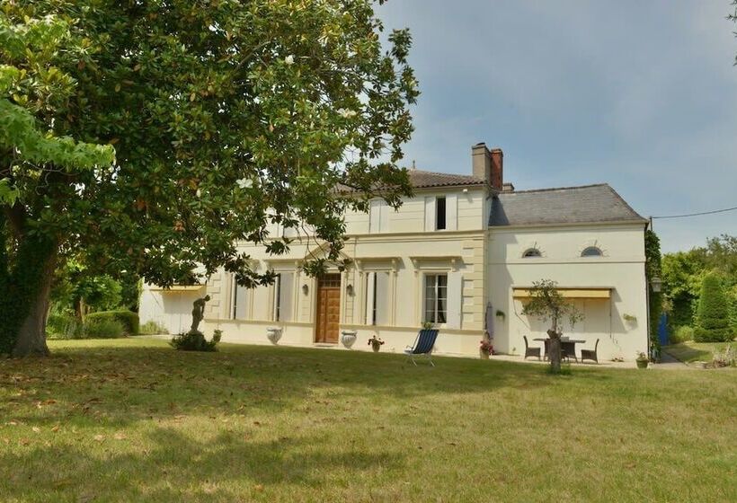 Пансион Gîte Domaine Les Massiots