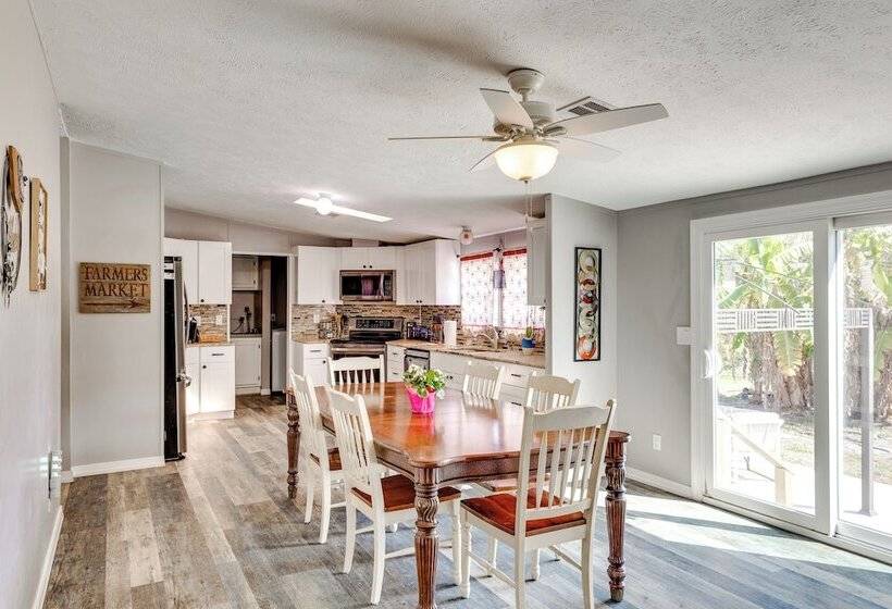 Pet Friendly Palm City Home: 14 Mi To Beach!