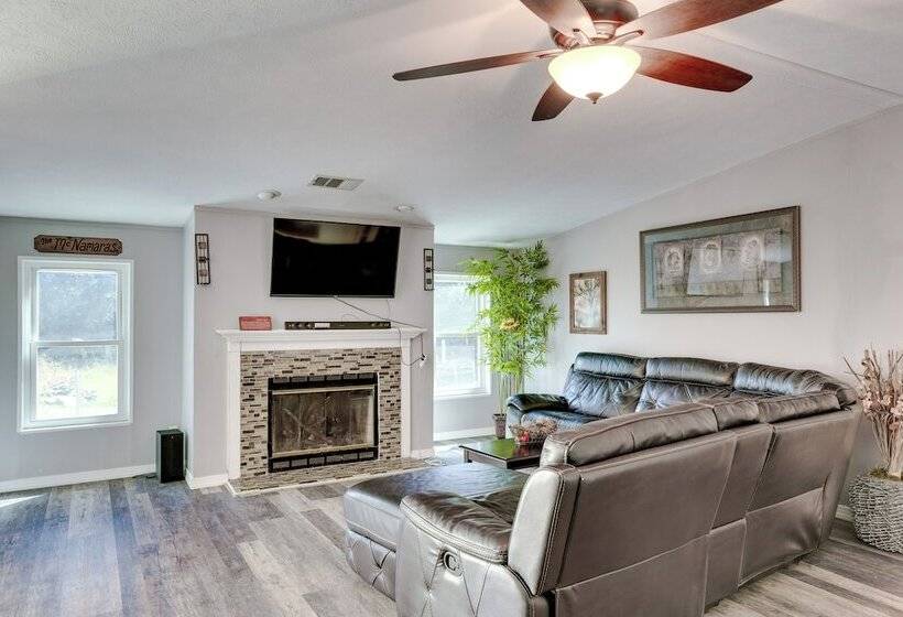 Pet Friendly Palm City Home: 14 Mi To Beach!