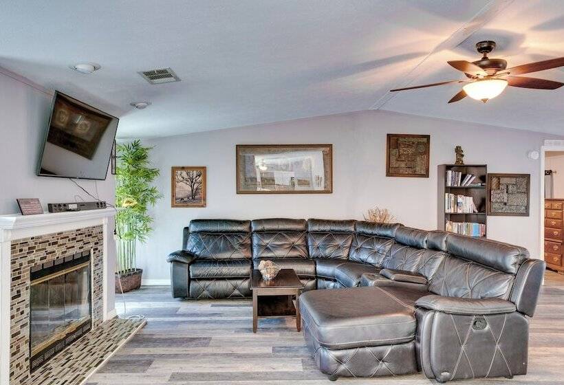 Pet Friendly Palm City Home: 14 Mi To Beach!