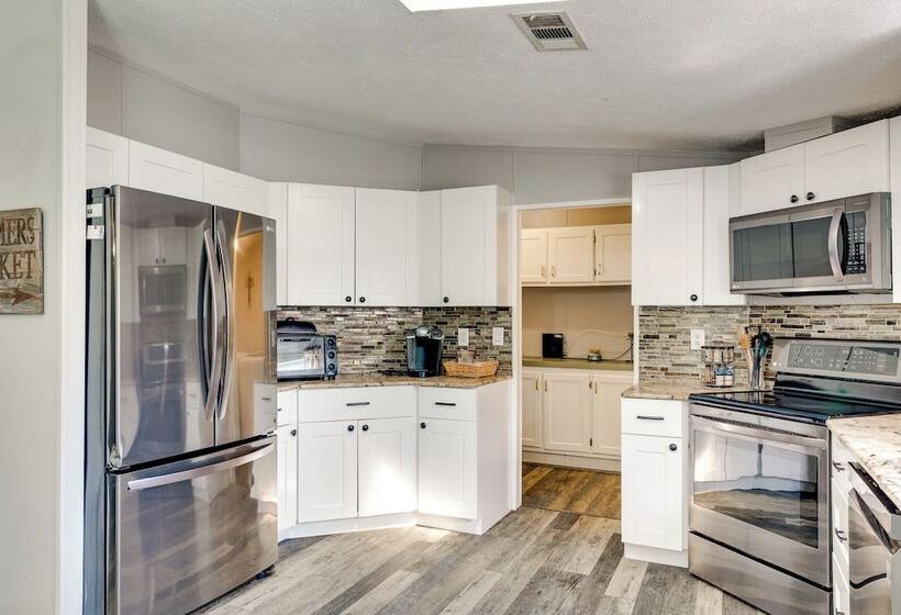 Pet Friendly Palm City Home: 14 Mi To Beach!