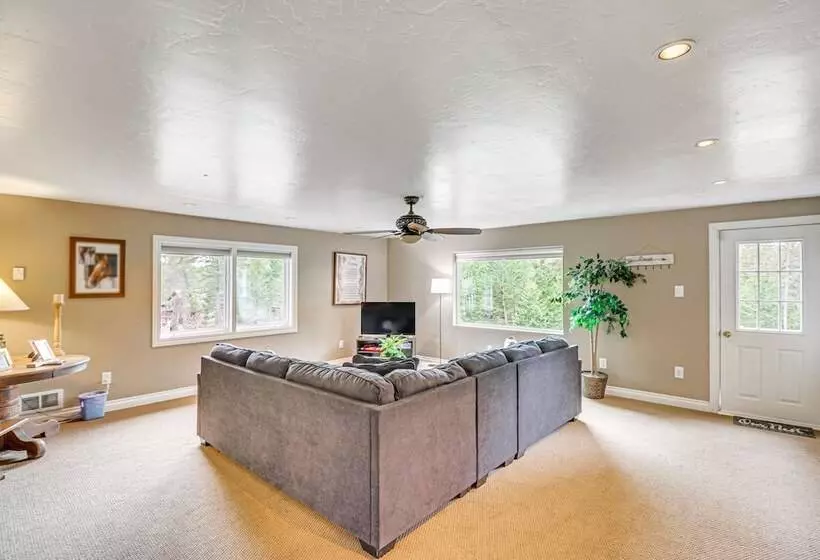 Secluded Bigfork Cabin W/ Yard & Fire Pit!