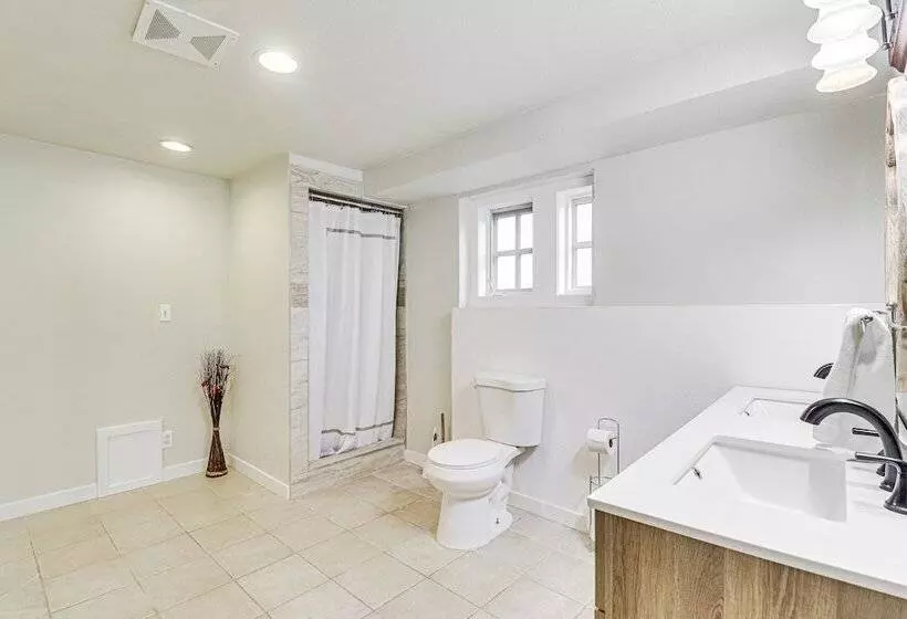 Secluded Bigfork Cabin W/ Yard & Fire Pit!