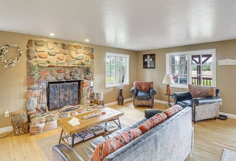 Secluded Bigfork Cabin W/ Yard & Fire Pit!