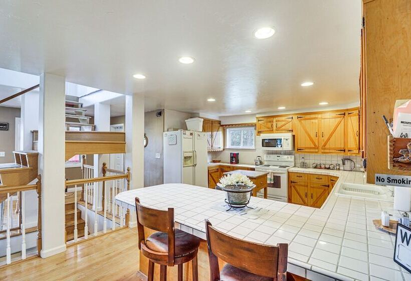 Secluded Bigfork Cabin W/ Yard & Fire Pit!