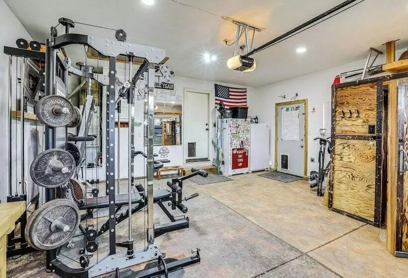 Sparks Home W/ Home Gym   Close To Casinos!