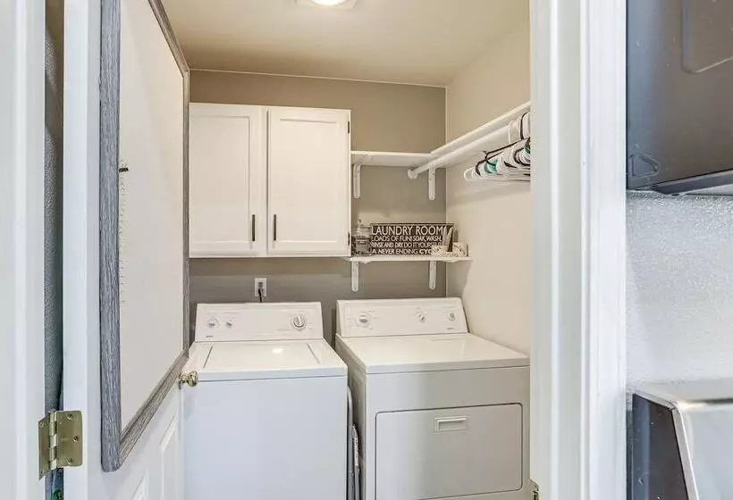 Sparks Home W/ Home Gym   Close To Casinos!