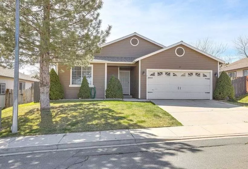 Sparks Home W/ Home Gym   Close To Casinos!