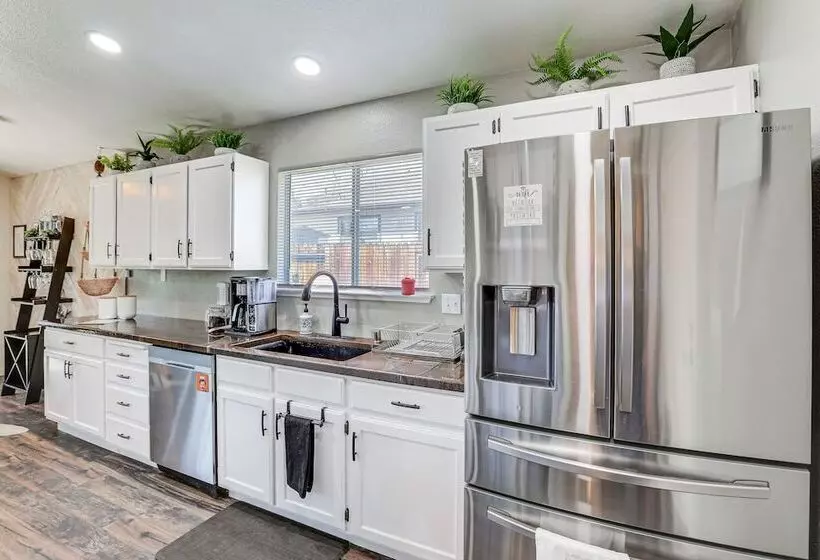 Sparks Home W/ Home Gym   Close To Casinos!