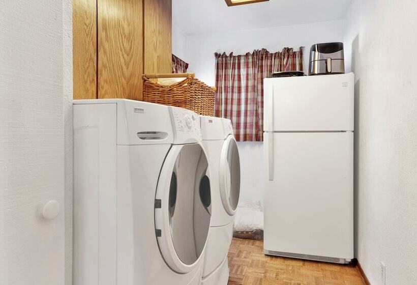 Sugar Bear Retreat #2319