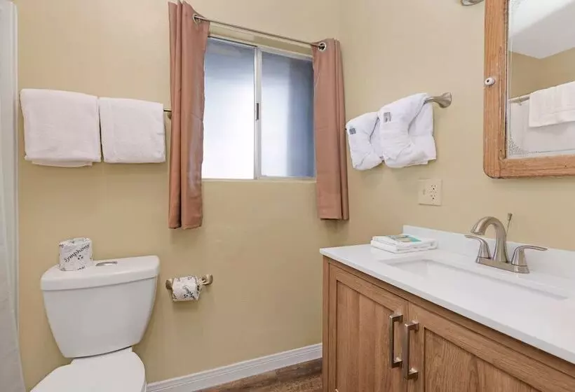 The Farmhouse Experience #1900