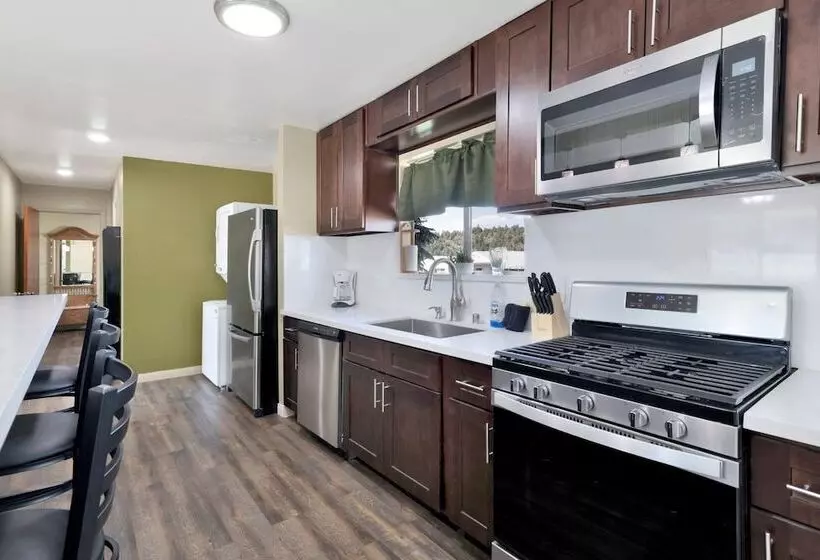 The Farmhouse Experience #1900