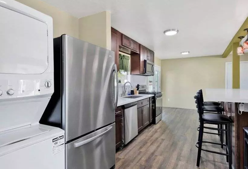 The Farmhouse Experience #1900