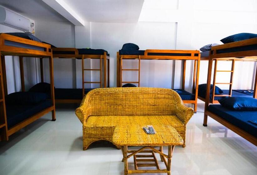 تختخواب و صبحانه Hangout Haven Siargao Homestay