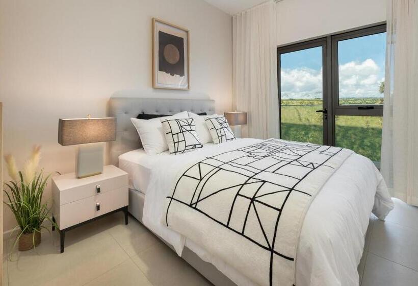 تختخواب و صبحانه The Luxury Verdant Garden