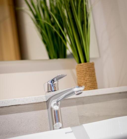 تختخواب و صبحانه The Luxury Verdant Garden