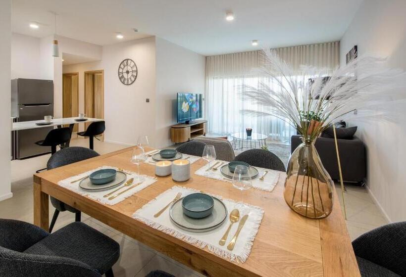 تختخواب و صبحانه The Luxury Verdant Garden