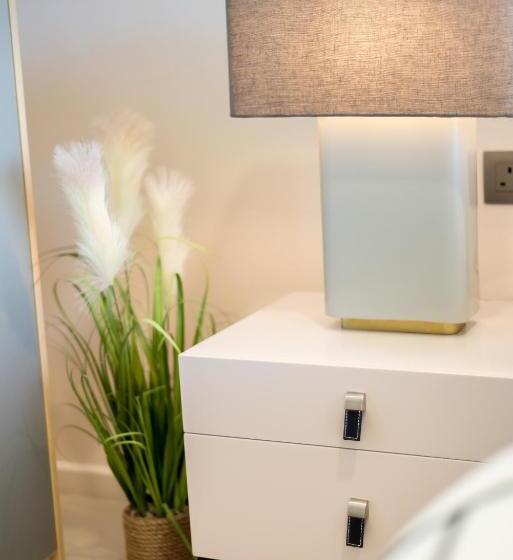 تختخواب و صبحانه The Luxury Verdant Garden