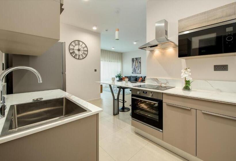 تختخواب و صبحانه The Luxury Verdant Garden