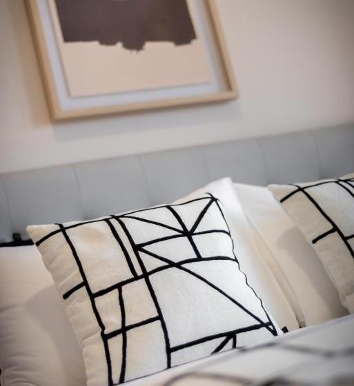 تختخواب و صبحانه The Luxury Verdant Garden