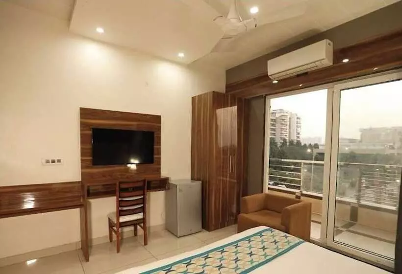 Hotelli The Orion Premium Suites