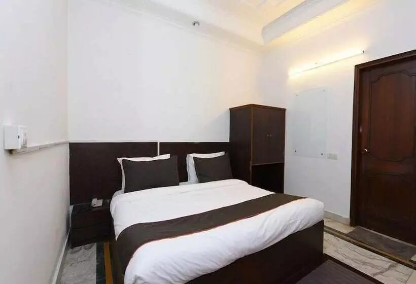 Hotelli The Orion Premium Suites
