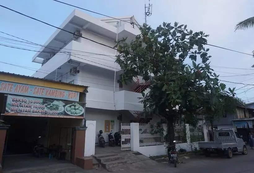 Hotelli Oyo 94020 Lia Kost Syariah