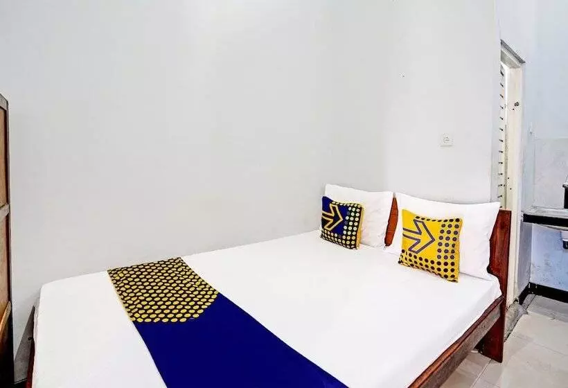 Hotelli Oyo 94020 Lia Kost Syariah