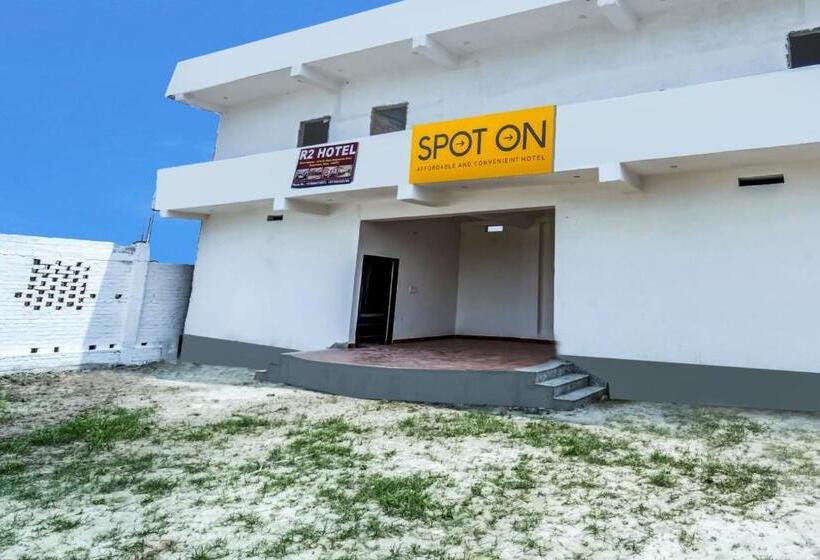 Hotel Spot On 82596 R2