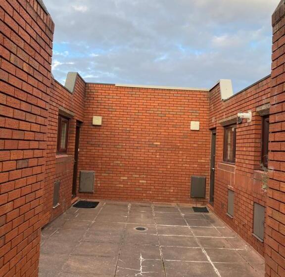 Pensió Double Room In Shared Flat Near Uni &shopping Center & Free Parking