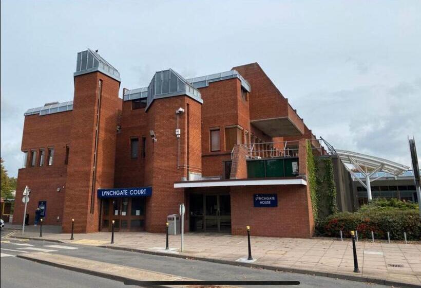 Pensió Double Room In Shared Flat Near Uni &shopping Center & Free Parking