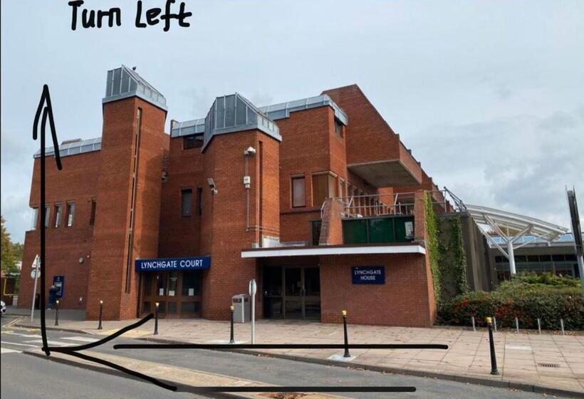 Pensió Double Room In Shared Flat Near Uni &shopping Center & Free Parking